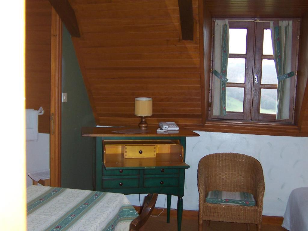 Auberge Hotel De Tournemire - Cantal Værelse billede